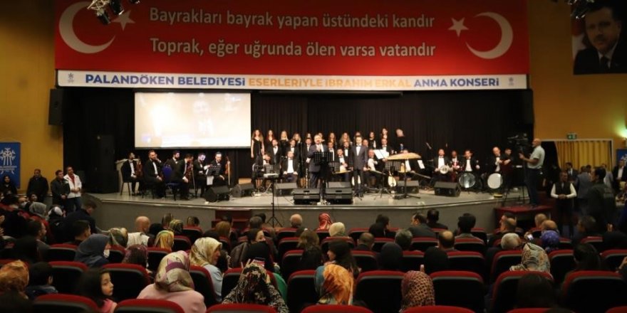 ‘Eserleriyle İbrahim Erkal’ Anma Konserine yoğun ilgi