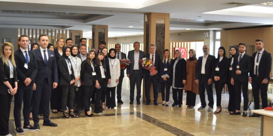 Erzurum’da “Dünya idari personeller günü” paneli