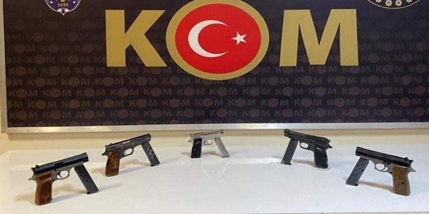 Erzincan’da 5 adet ruhsatsız tabanca ele geçirildi