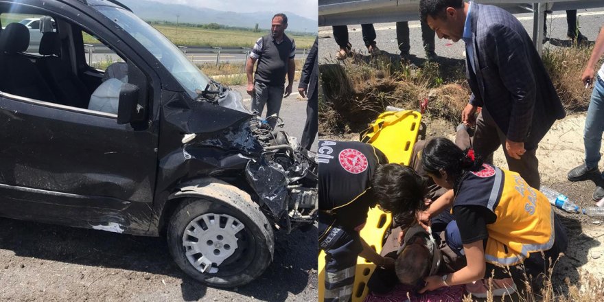 Horasan - Pasinler karayolunda trafik kazası: 2 yaralı