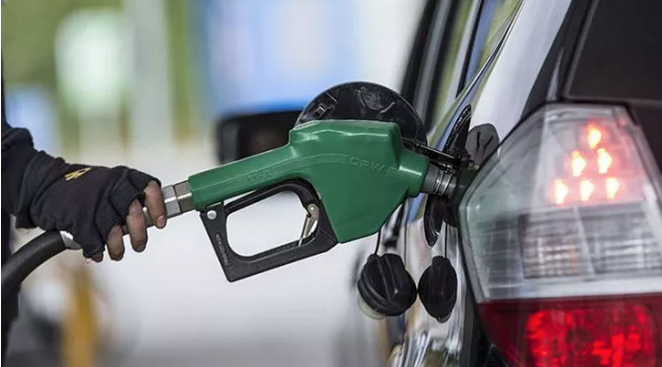 Petrol fiyatlarında düşüş sürüyor! Benzine indirim geldi,