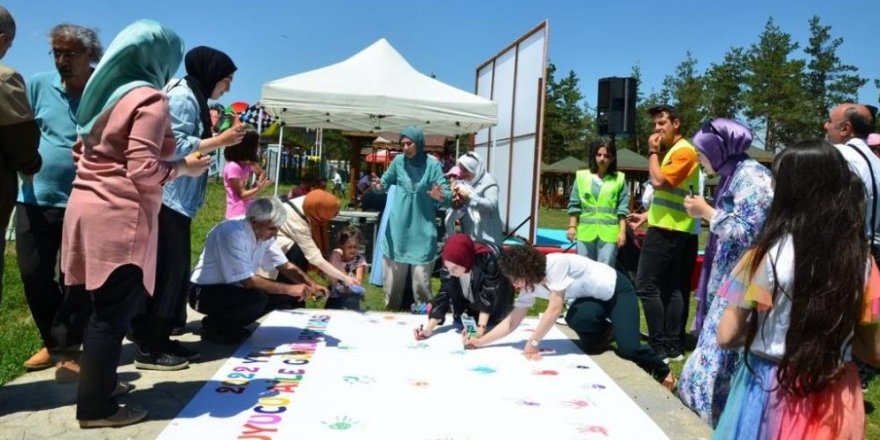 Erzurum’da koruyucu aile günü etkinlikleri