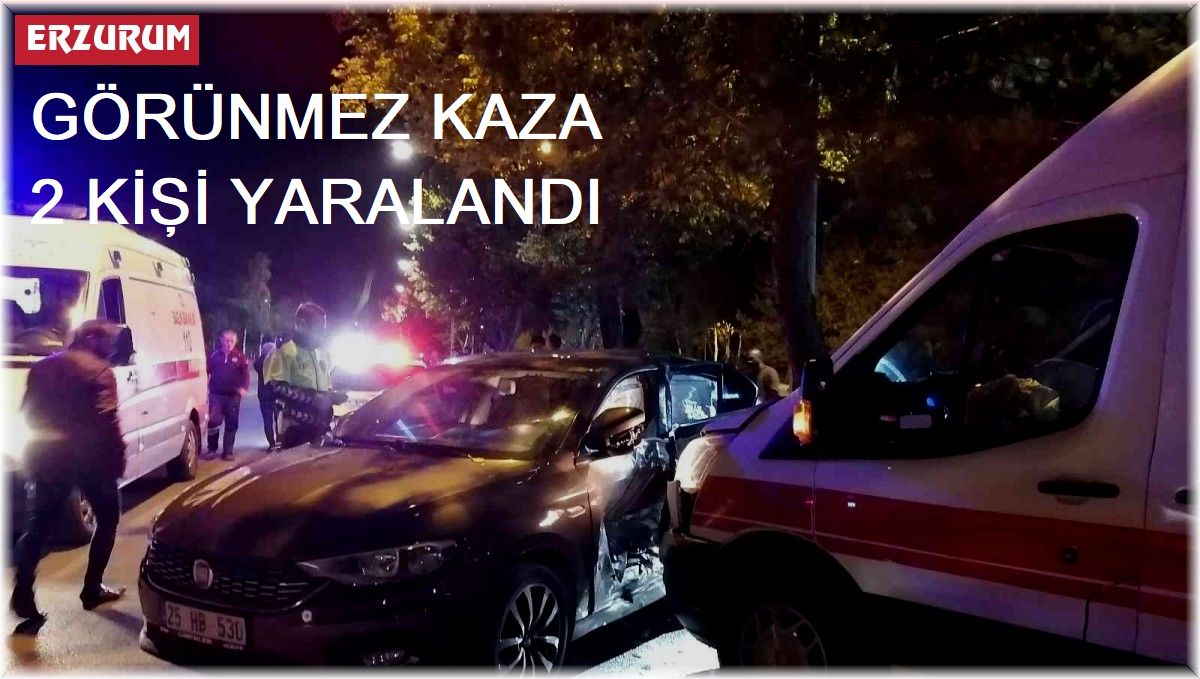 Ambulans U dönüşü yapan araca çarptı: 2 kişi yaralandı