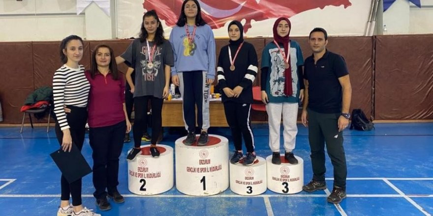 Badminton turnuvası sona erdi