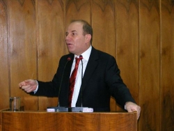 Öztürk öğretmenler gününde konuştu