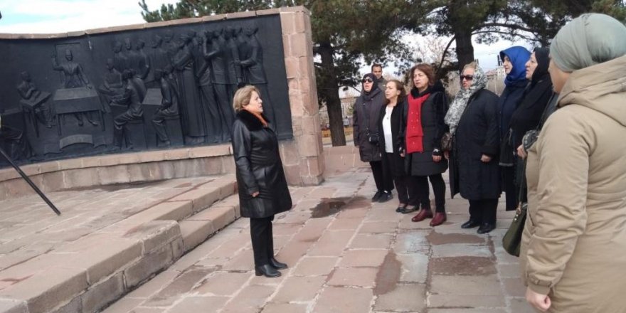 Erzurum’da kadınlara seçme ve seçilme hakkı verilmesinin yıldönümü etkinlikleri