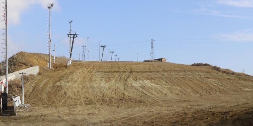 Küpkıran Kayak Merkezi, Aralık ayında hala toprak zeminle kaplı