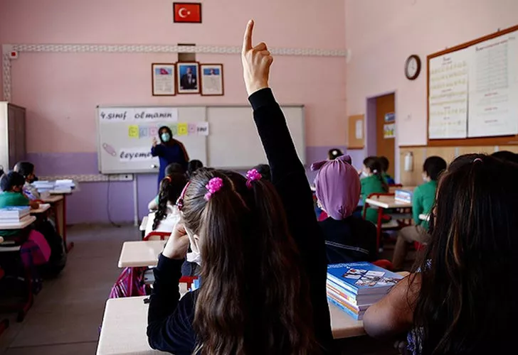 Bakan Özer'den ara tatil açıklaması!