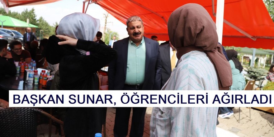 Sunar, YKS’de derece yapan öğrencilerle buluştu