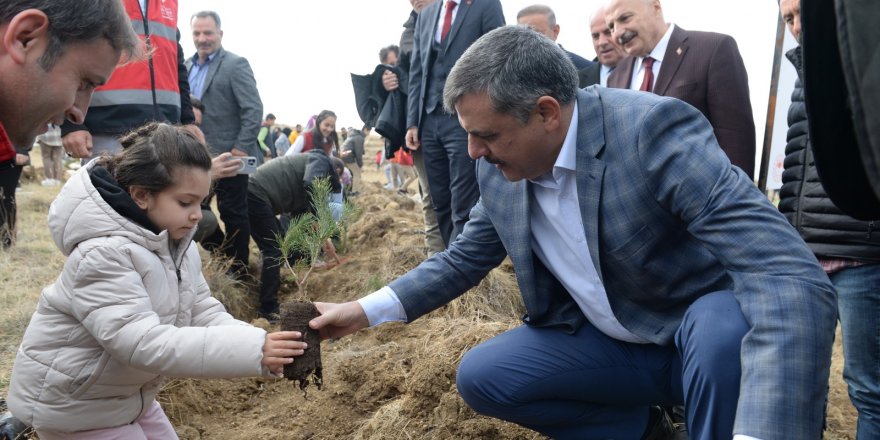 "Milli Ağaçlandırma Günü"nde 20 Bin 600 Fidan Toprakla Buluştu.”