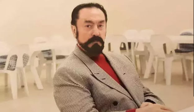 Sapkın Adnan Oktar cezaevindeyken yaşandı 'Büyük aşklar böyle başlar'