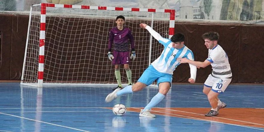 Erzurum'da Liseli gençler 'Futsal'laştı