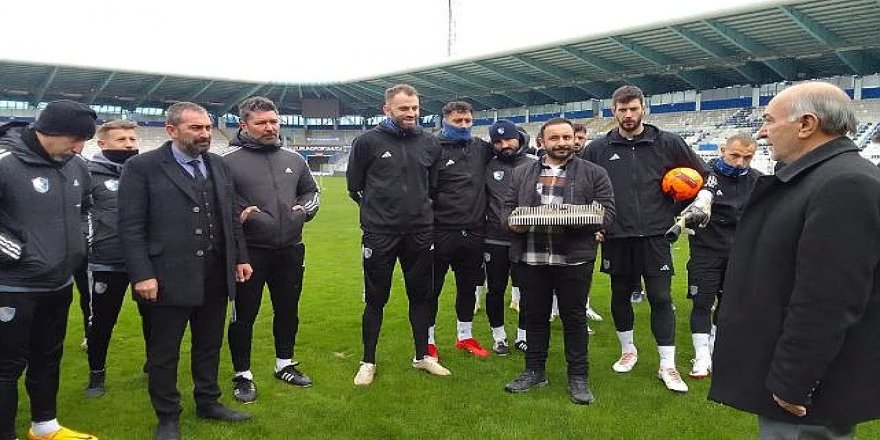 İYİ Parti Belediye Başkan adayı Özden'den Erzurumspor'a ziyaret