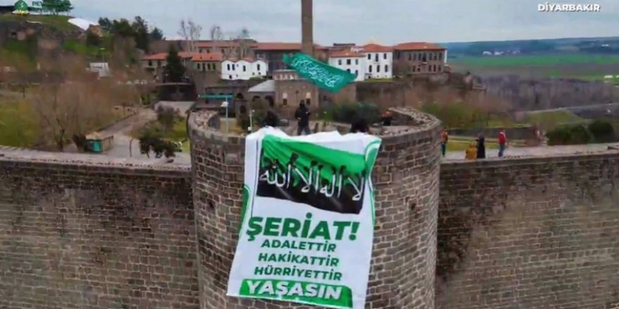 Diyarbakır'da dev ''yaşasın şeriat'' pankartları