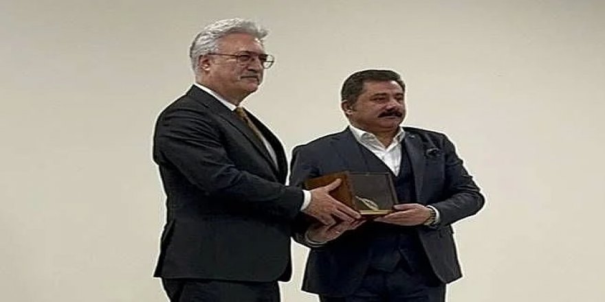 Nurullah Akçayır'a 'yılın en'i ödülü