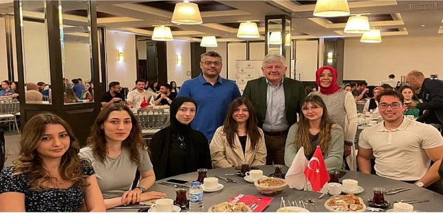 Erzurum'da Tıp öğrencileri ile buluştu