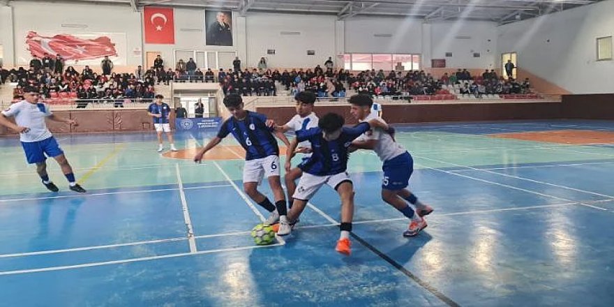 Futsalın kralı Reşit Karabacak Spor Lisesi