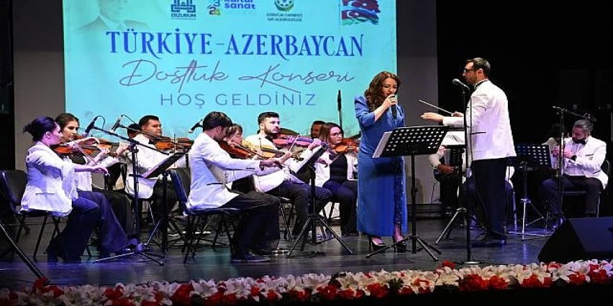 Erzurum'da kahramanlık türküleri söylediler