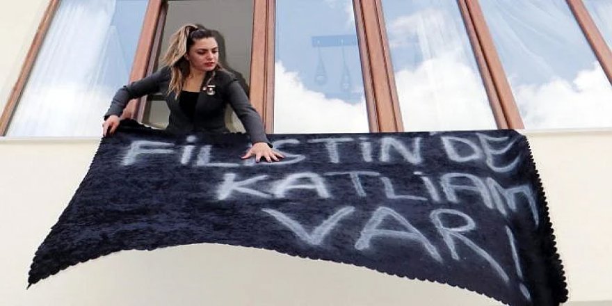 'Kahraman' madalyalı milli kayakçı Sıla Kara'dan Filistin'e destek