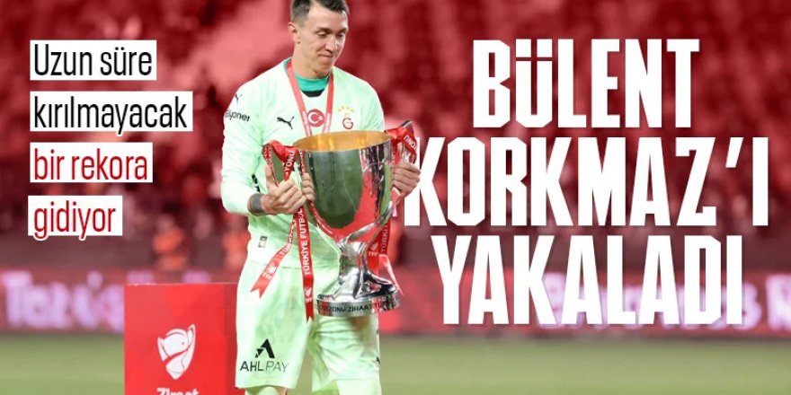 Finalin hemen ardından peş peşe Muslera paylaşımı! "Bir yıl daha kal"