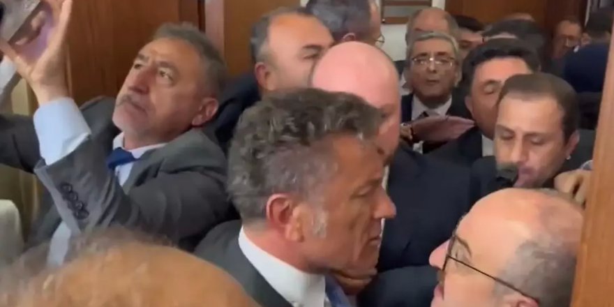 Mustafa Varank'la CHP'li Nebi Sarıbal birbirine girdi
