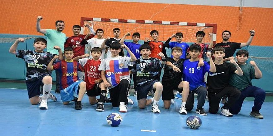 Erzurum Gençlik Spor Hentbol Takımı hazır