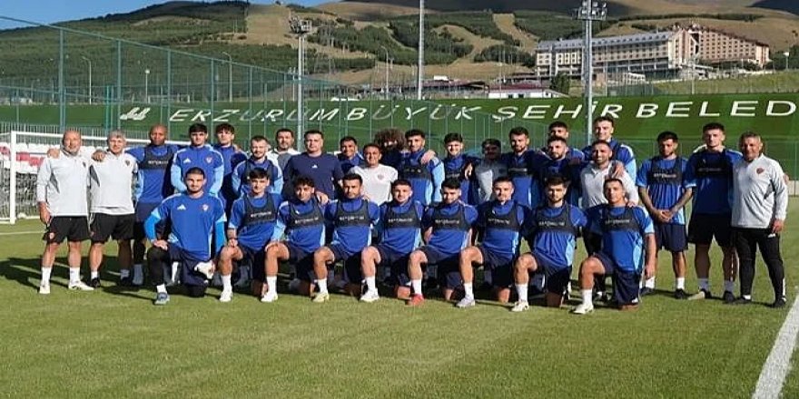 Palandöken Yüksek irtifada top başı yaptılar