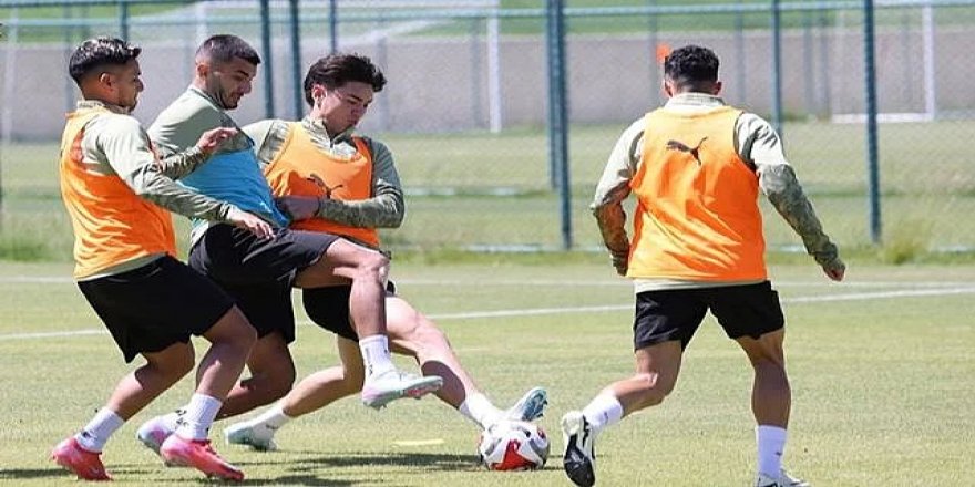 Konyaspor ve Alanyaspor'un Erzurum kampı başladı