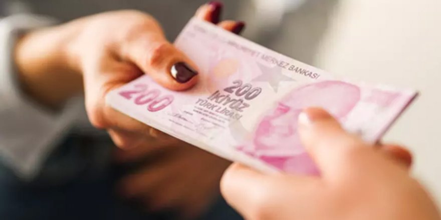 Sekreter tutan bile var