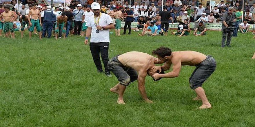 Tortum'da güreş festivali