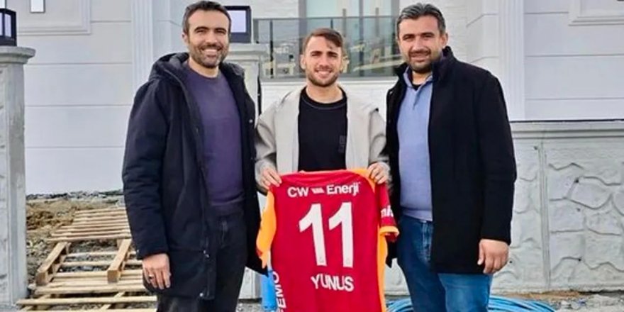Yunus Akgün imzayı attı: Formayla pozunu verdi