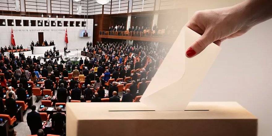 Birinde AK Parti diğerinde CHP