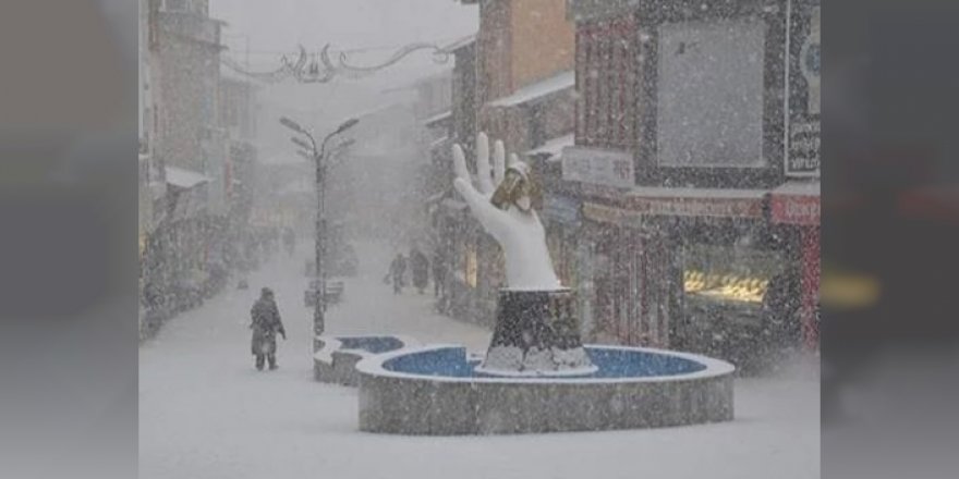 Erzurum’da kuyumcular kepenk kapattı