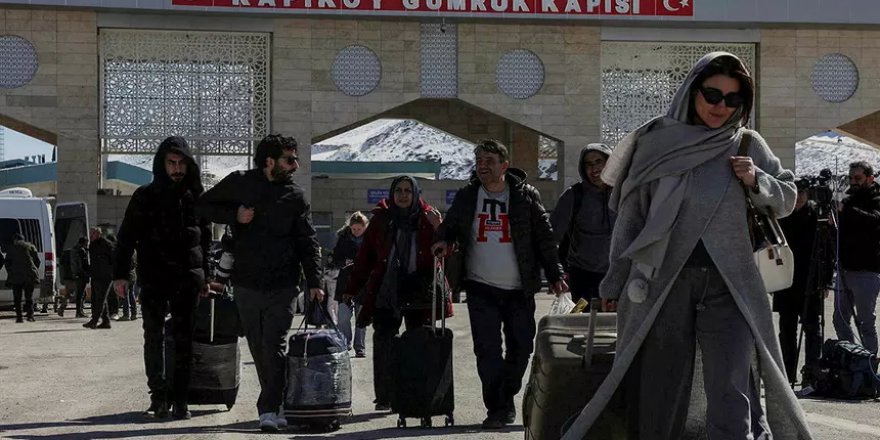 Hareketli görüntüler Van'daki sınır kapısından