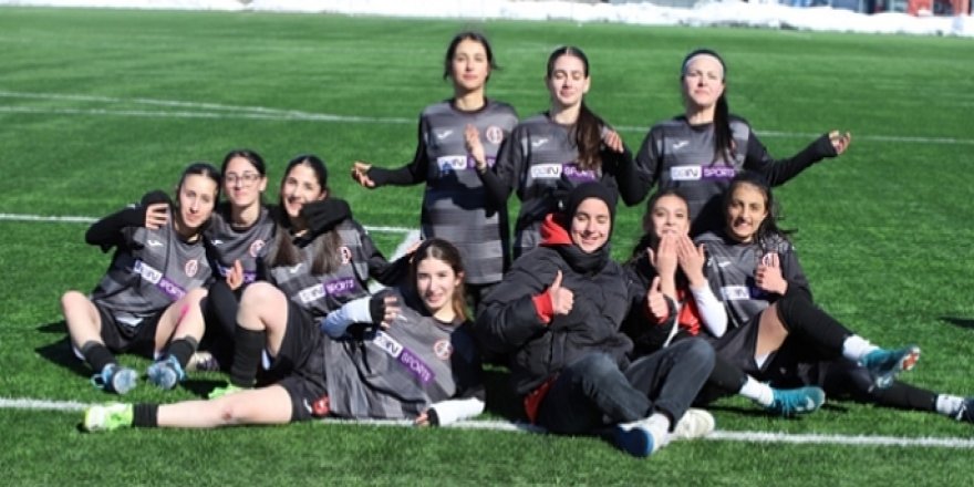 Erzurumlu kızlar futbolda tarih yazıyor!