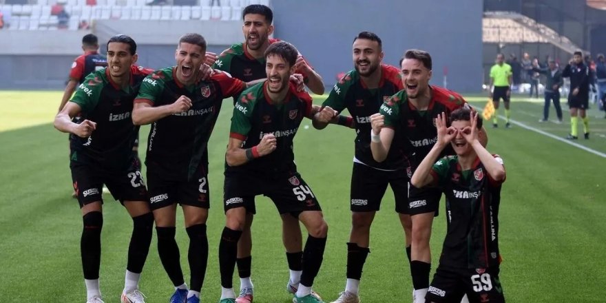 Mustafa Denizli'de final gibi: 6 maçta 25 gol attı fırsatı yakaladı