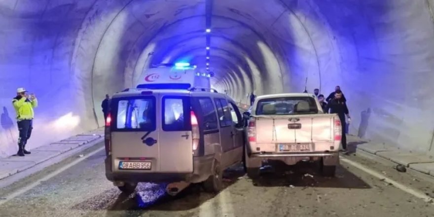 Tünelde kaza: 7 Yaralı