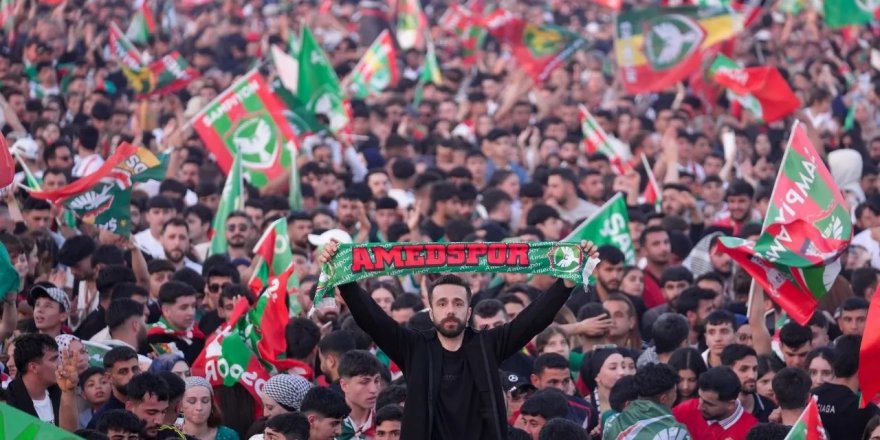 Diyarbakır'da tarihi gün: Binlerce kişi akın etti