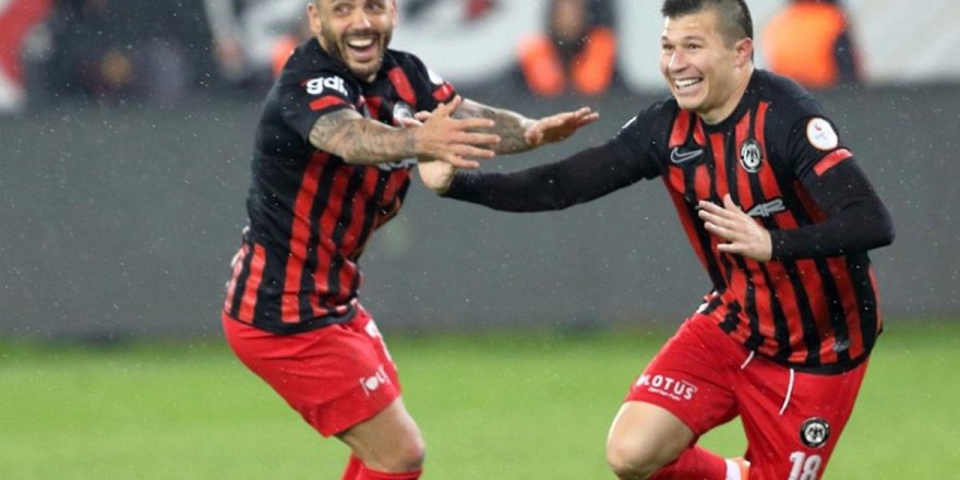 Bodrum'u deviren Çorum FK, Esenler Erokspor'un finaldeki rakibi oldu
