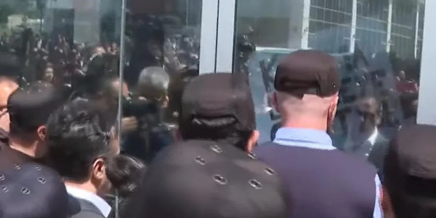 CHP Genel Merkezi'nin tahliyesi için polisler harekete geçti
