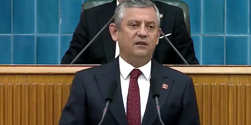 Deniz Göktaş, Özgür Özel'i de güldürmüş