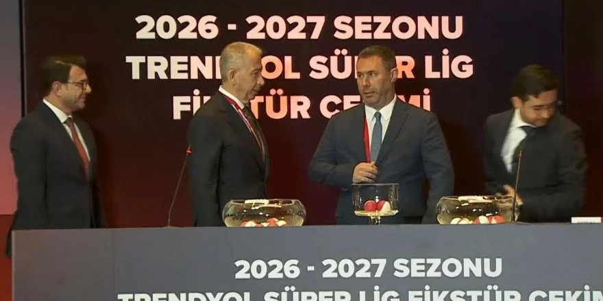 Elini uzattı ancak karşılık alamadı! Kura çekimine damga vuran anlar