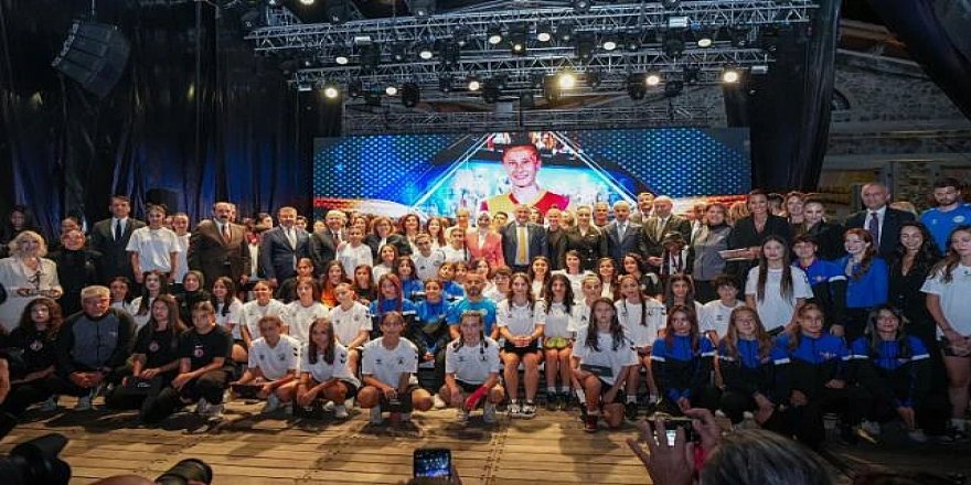 Kristal Ayaklar Ödülleri'nde halk oylaması başladı