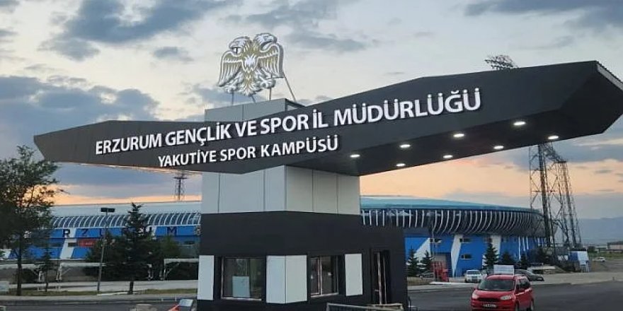 Kazım Karabekir Stadı'nın girişi yenilendi