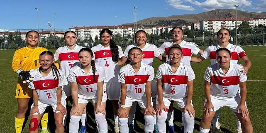 U19 Kadın Millî Futbol Takımı'nın Erzurum kampı sona erdi