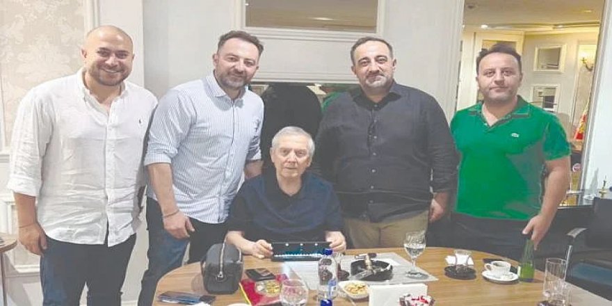 Erzurum'da Aziz Yıldırım'a sarı lacivert tesbih