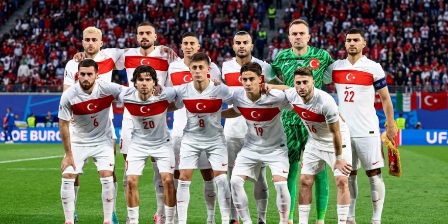 Türk futbolunda bir devir kapandı! Yıldız futbolcu Milli formaya veda etti