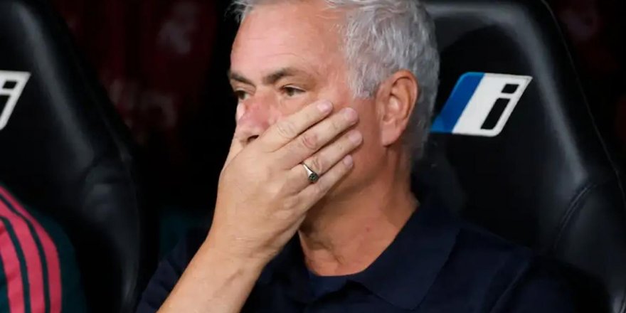 Mourinho yine yaptı yapacağını! Maç sonunda basın toplantısına çıkmadı