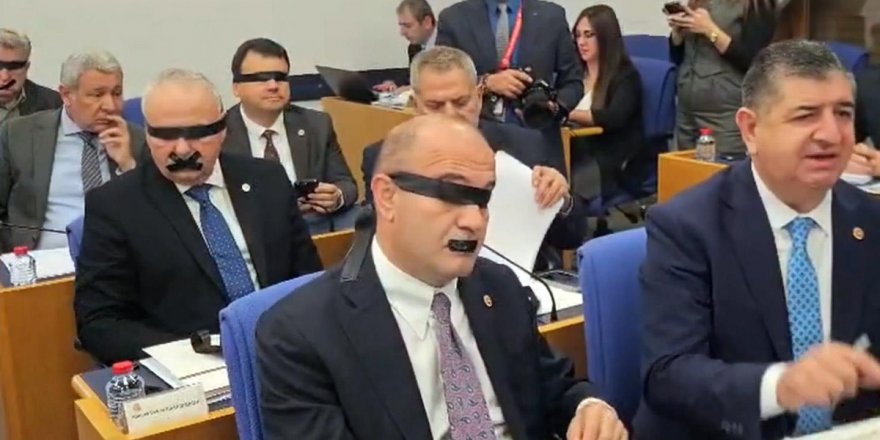 " fotoyu sol tarafa koy. ketni sağ tarafa uygun bir zemin üzerine orantılı olarak iki renk olarak yerleştir.1190- 250. Talimata uy