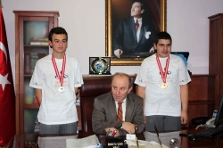 Erzurum Valiside modaya uydu